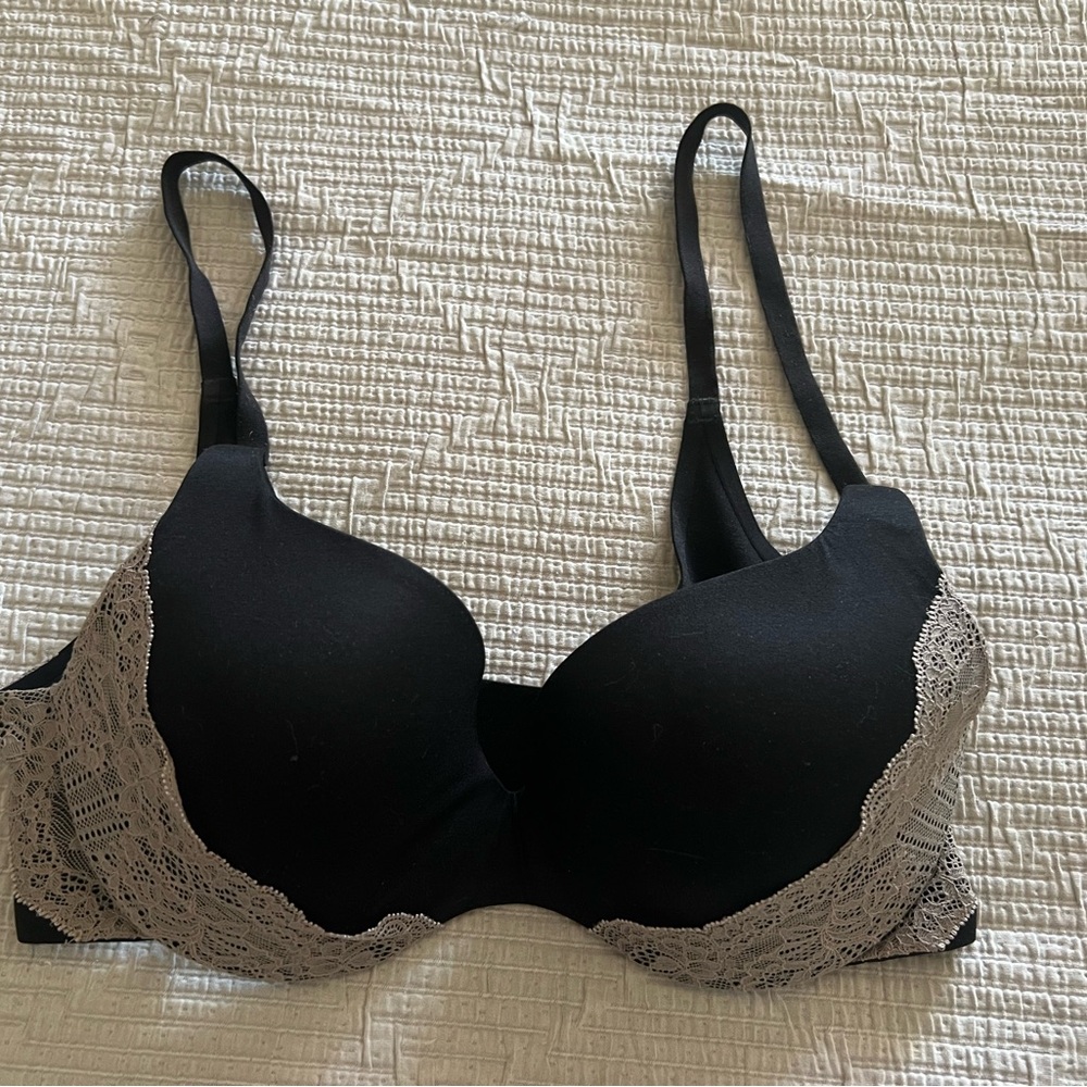 Victoria's Secret Black Underwire Bra with Adjustable Straps and Molded Cups